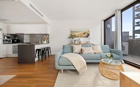 King 403 - Lifestyle Location - With Free Wi-Fi